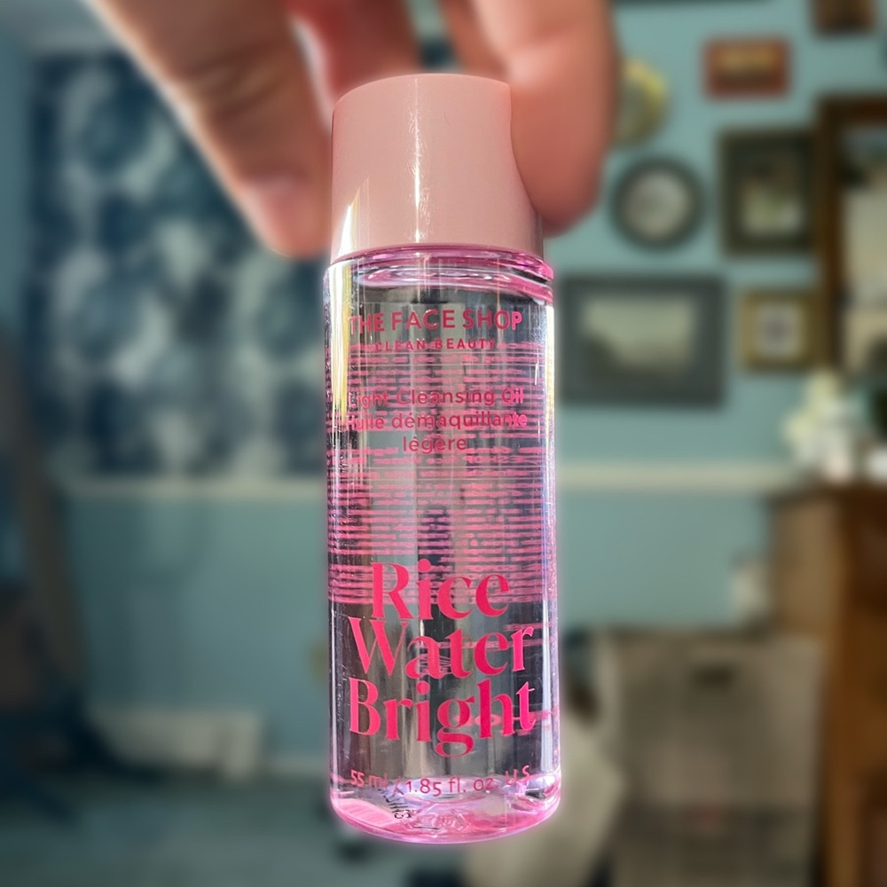 FREE WITH PURCHASE!! Cleansing Oil
